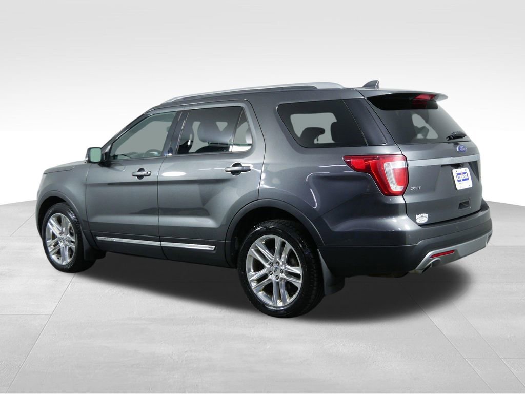 Used 2016 Ford Explorer XLT w/ Equipment Group 202A AWD/4WD image 8