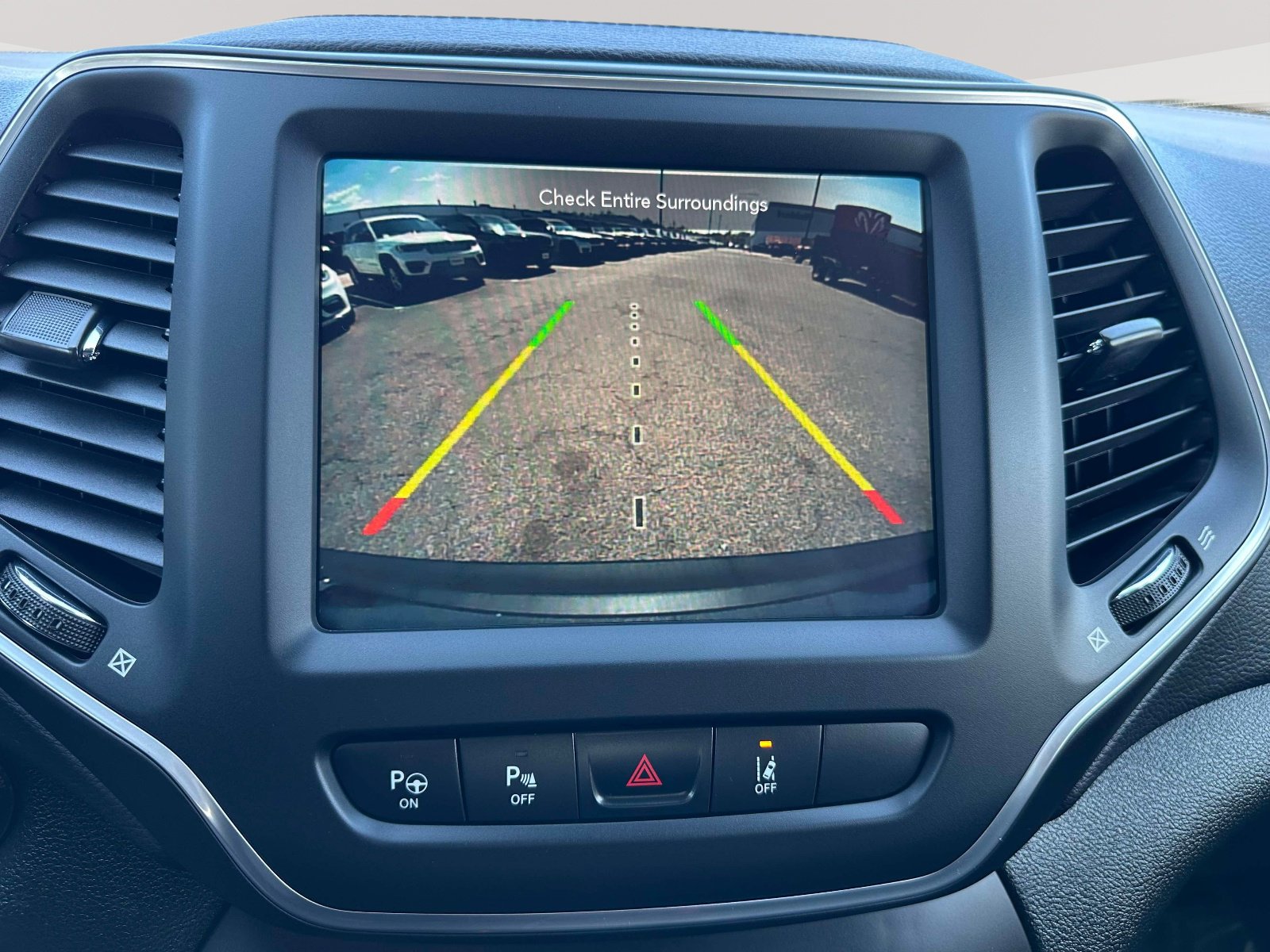 Used 2023 Jeep Cherokee Altitude Lux image 11