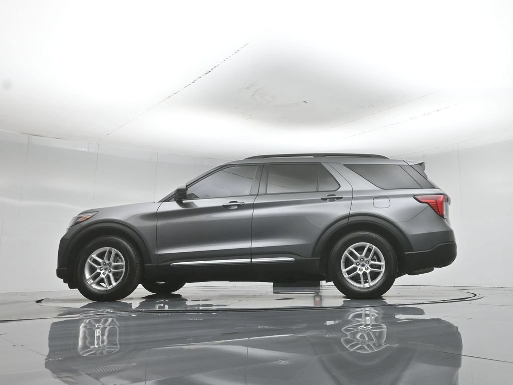 Certified 2025 Ford Explorer Active RWD image 51