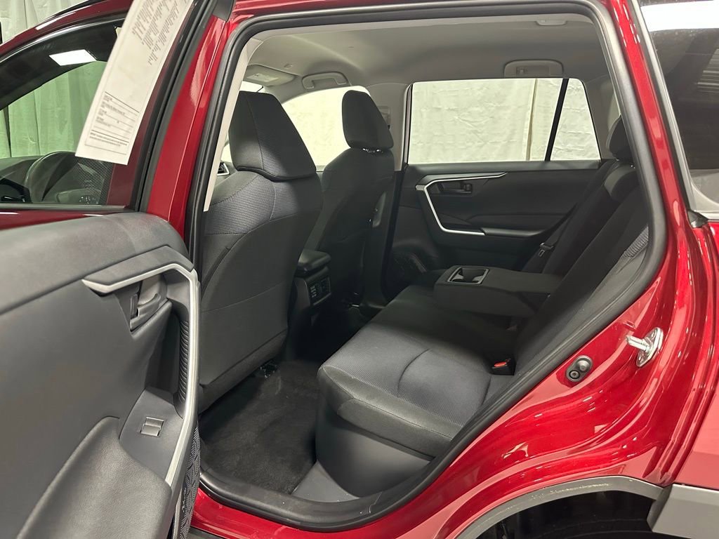 Used 2025 Toyota RAV4 LE AWD/4WD image 43