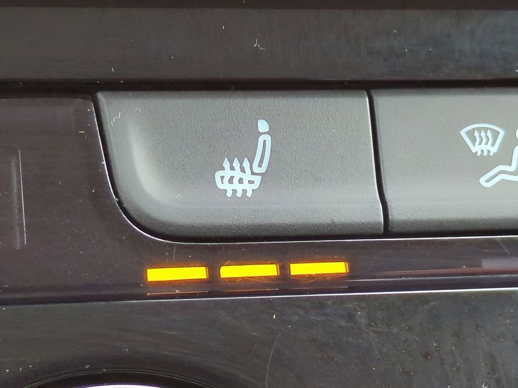 Used 2024 Volkswagen Taos SE image 23