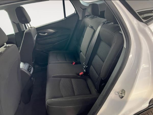 Used 2023 GMC Terrain SLE w/ Driver Convenience Package FWD image 9