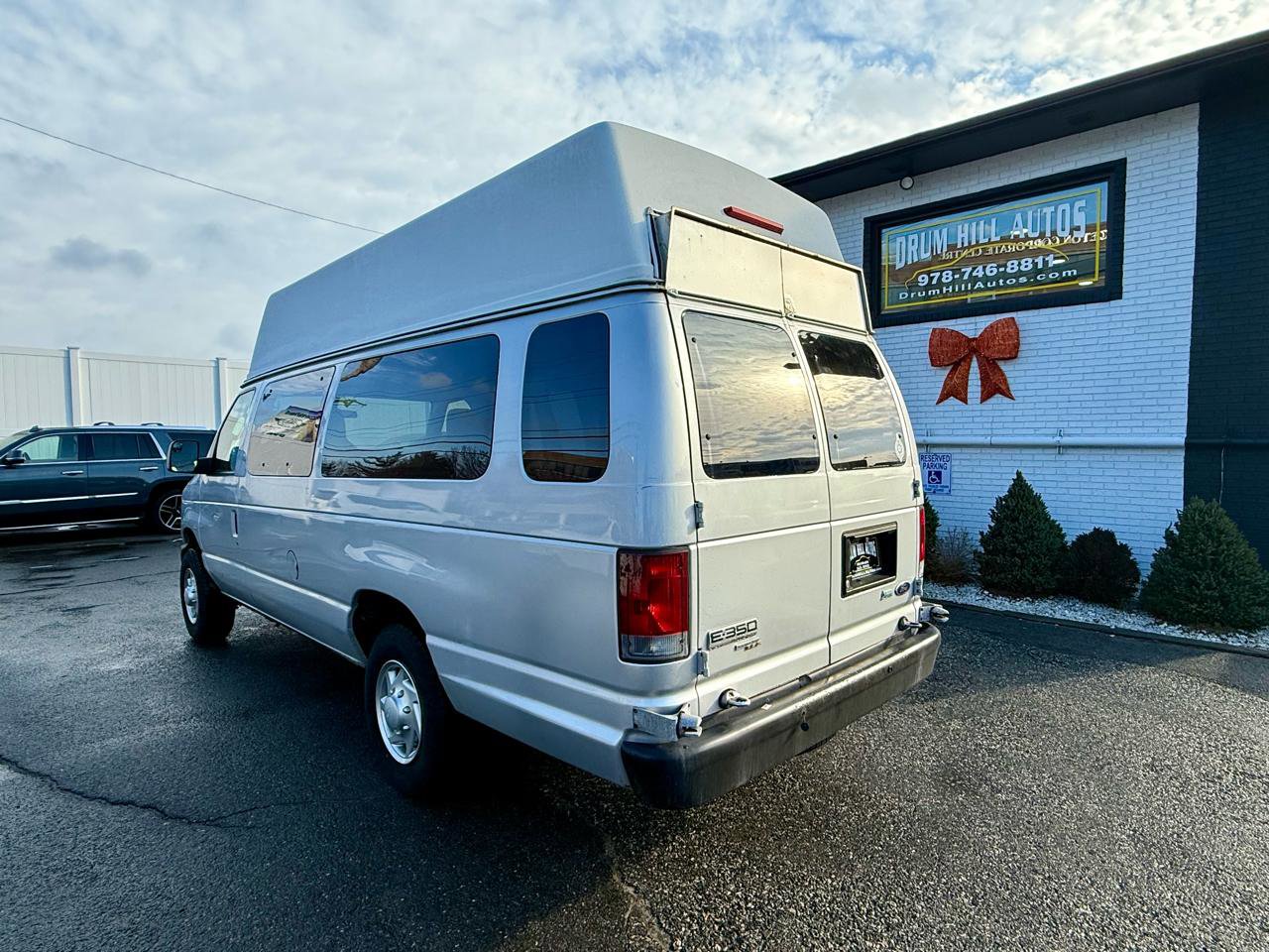 Used 2012 Ford E-350 and Econoline 350 Extended Super Duty w/ PWR Group image 3