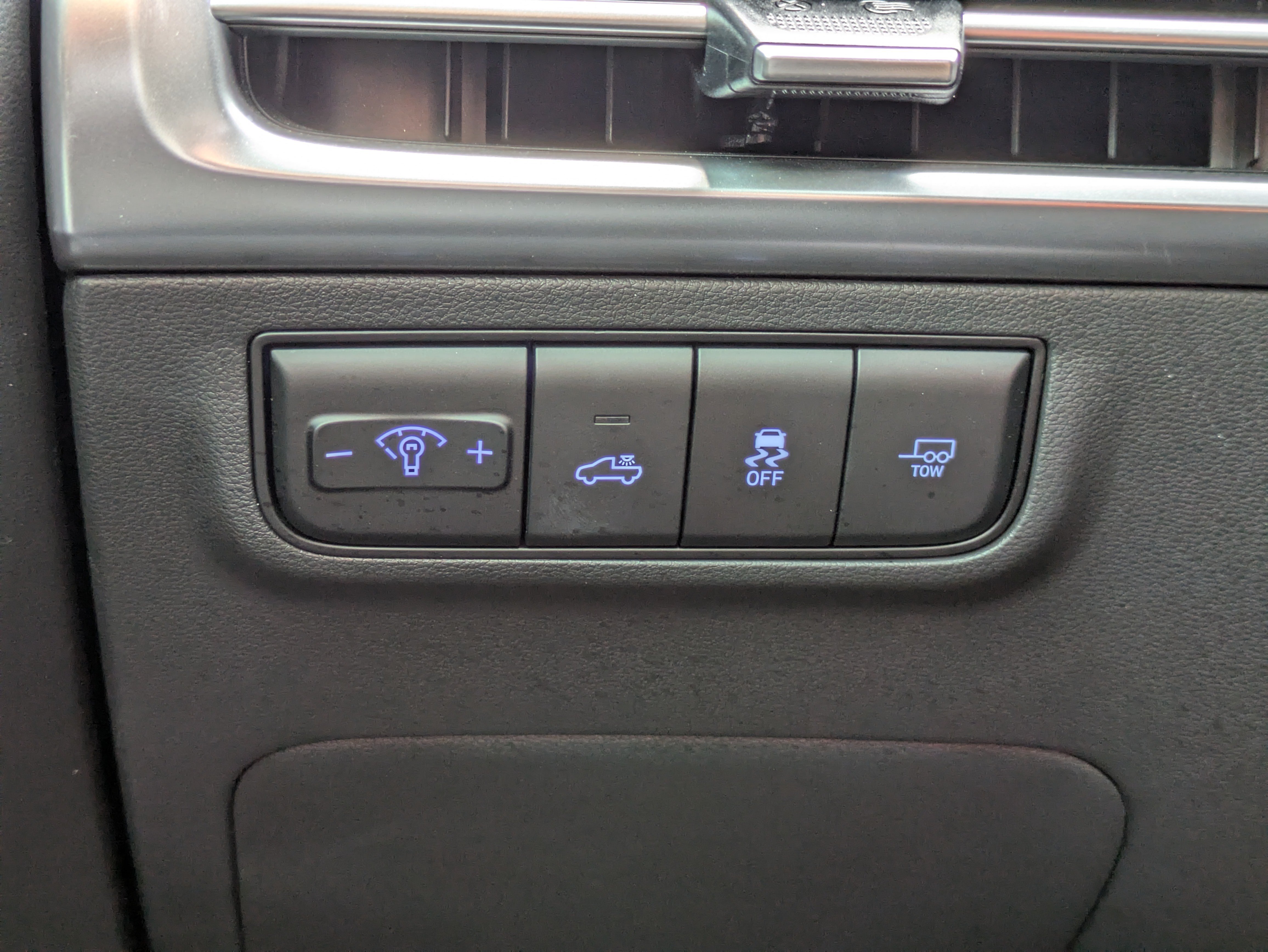 Used 2025 Hyundai Santa Cruz Limited AWD/4WD image 37