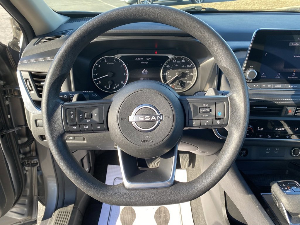 Used 2024 Nissan Rogue SV image 17