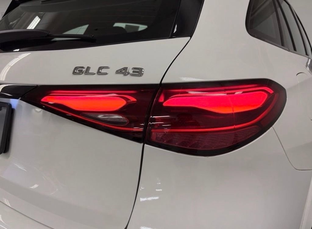 Certified 2025 Mercedes-Benz GLC 43 AMG 4MATIC image 10
