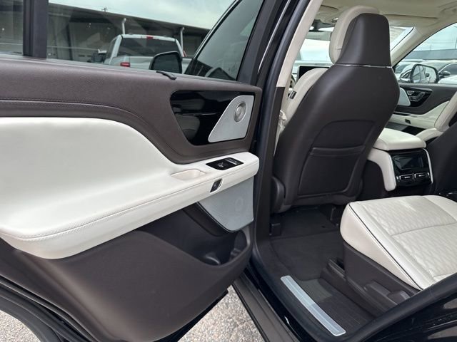 Used 2022 Lincoln Aviator Black Label w/ Dynamic Handling Package image 16
