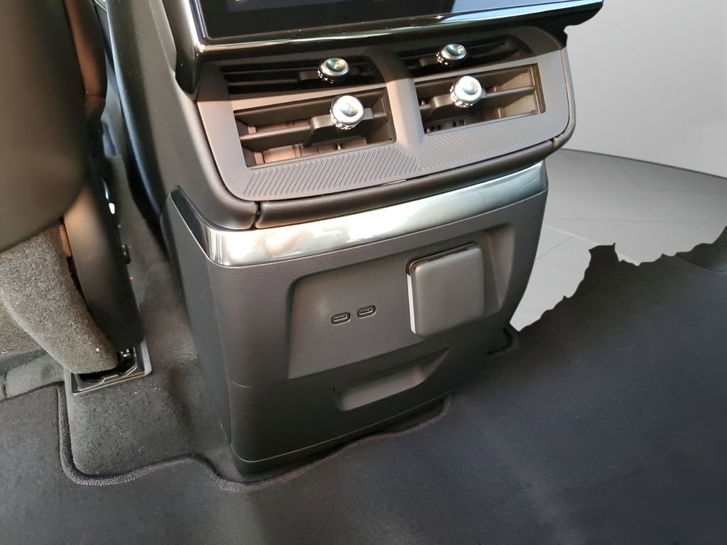 New 2026 Cadillac Vistiq Sport image 22