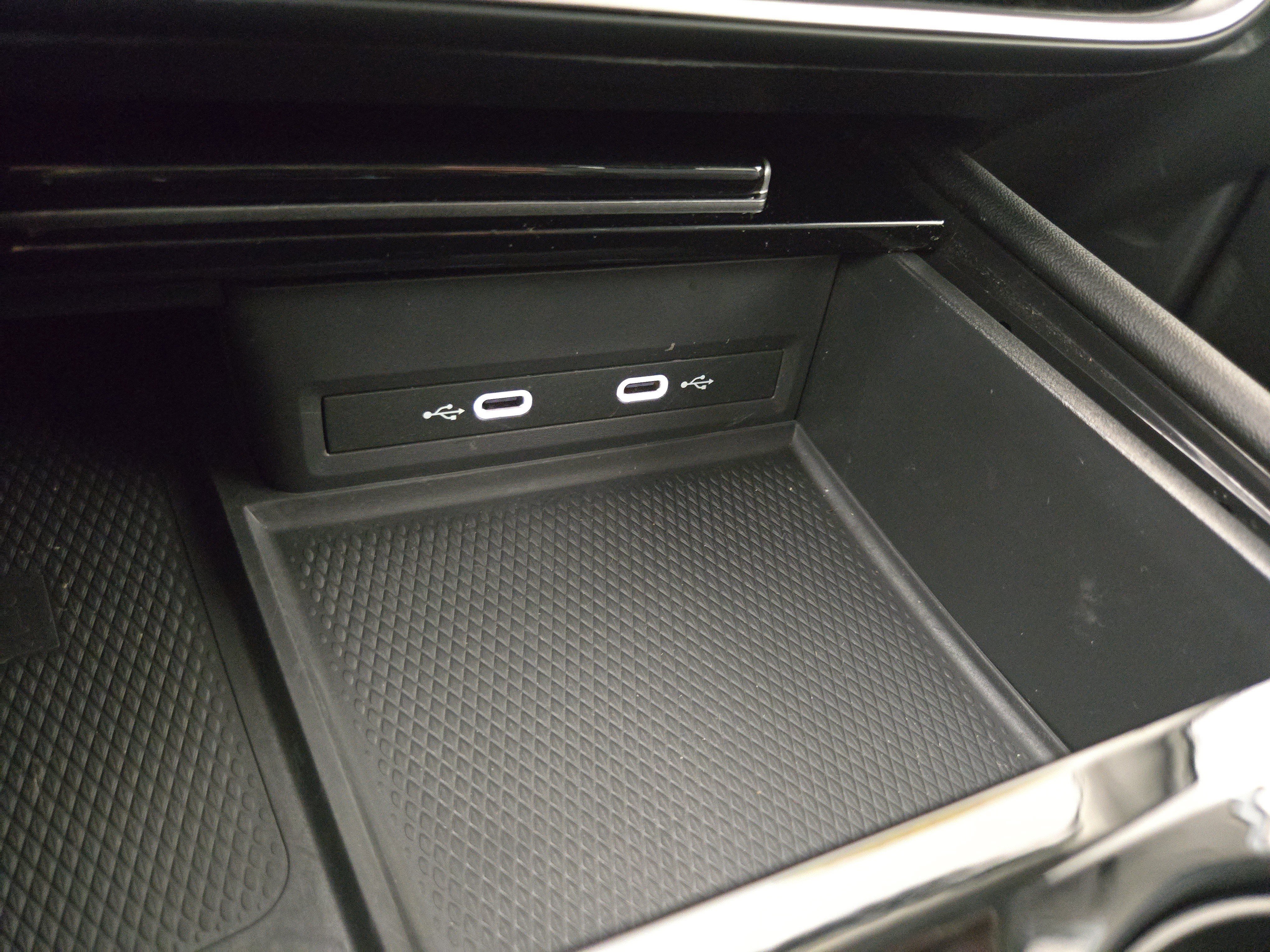 Used 2024 Volkswagen Atlas SE image 26