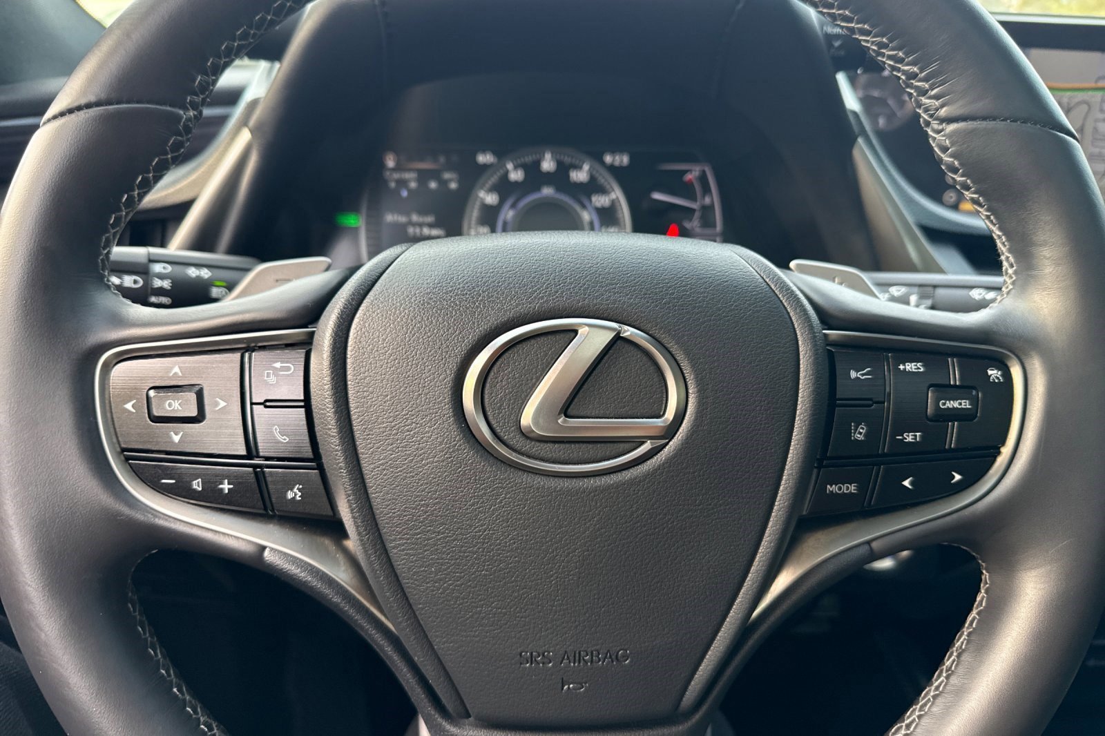 Used 2021 Lexus ES 300h w/ Premium Package image 16