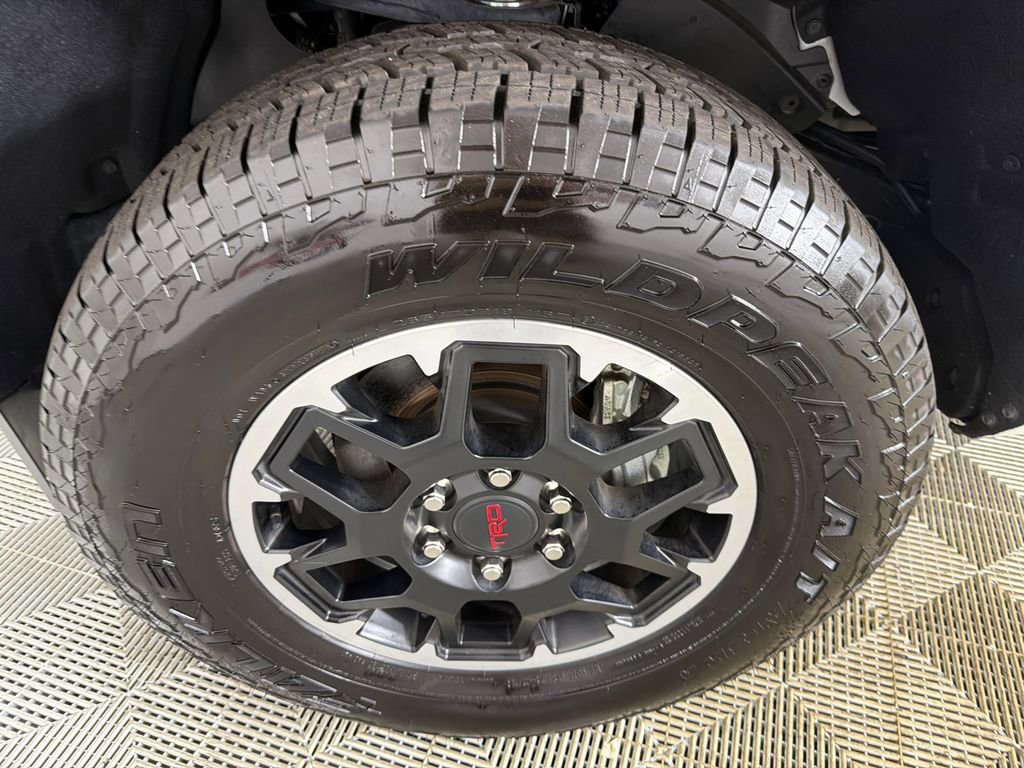Used 2025 Toyota Tacoma TRD Off-Road AWD/4WD image 11