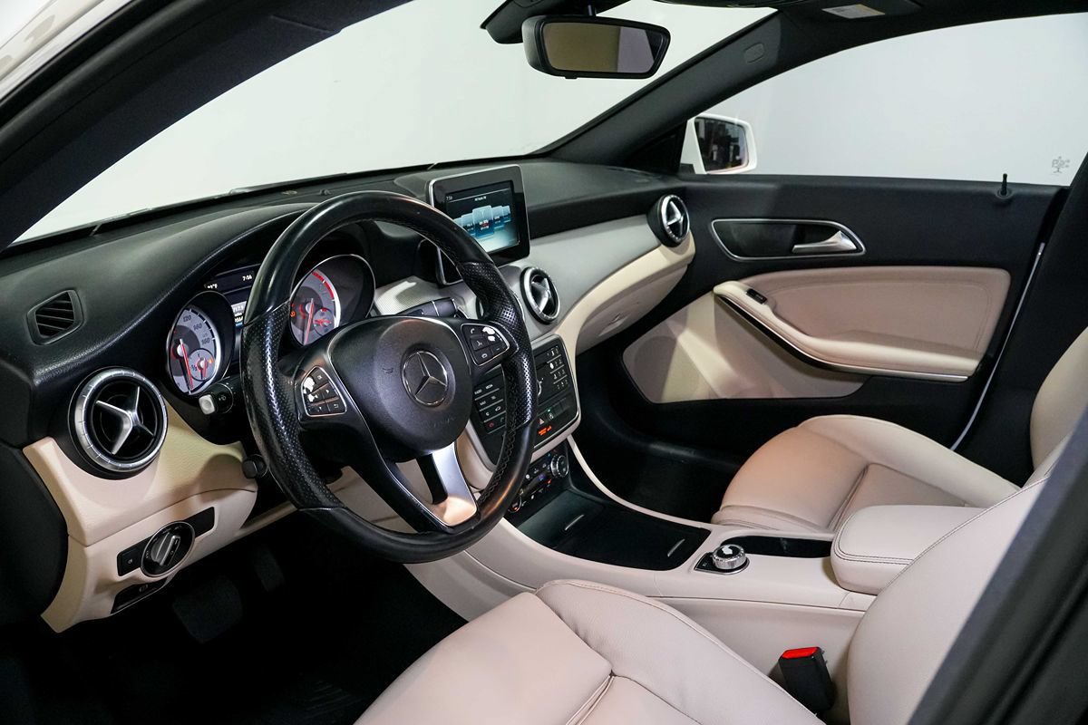 Used 2016 Mercedes-Benz CLA 250 image 13