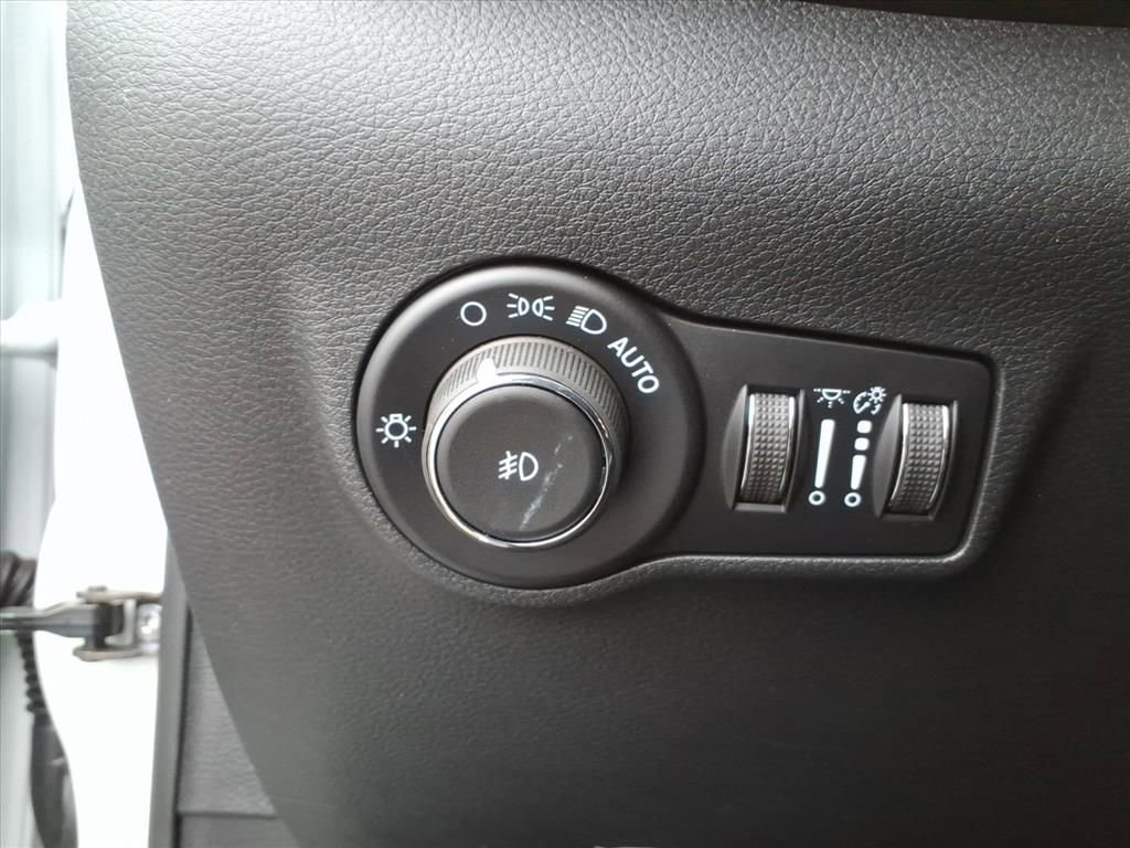 New 2026 Jeep Compass Limited image 17