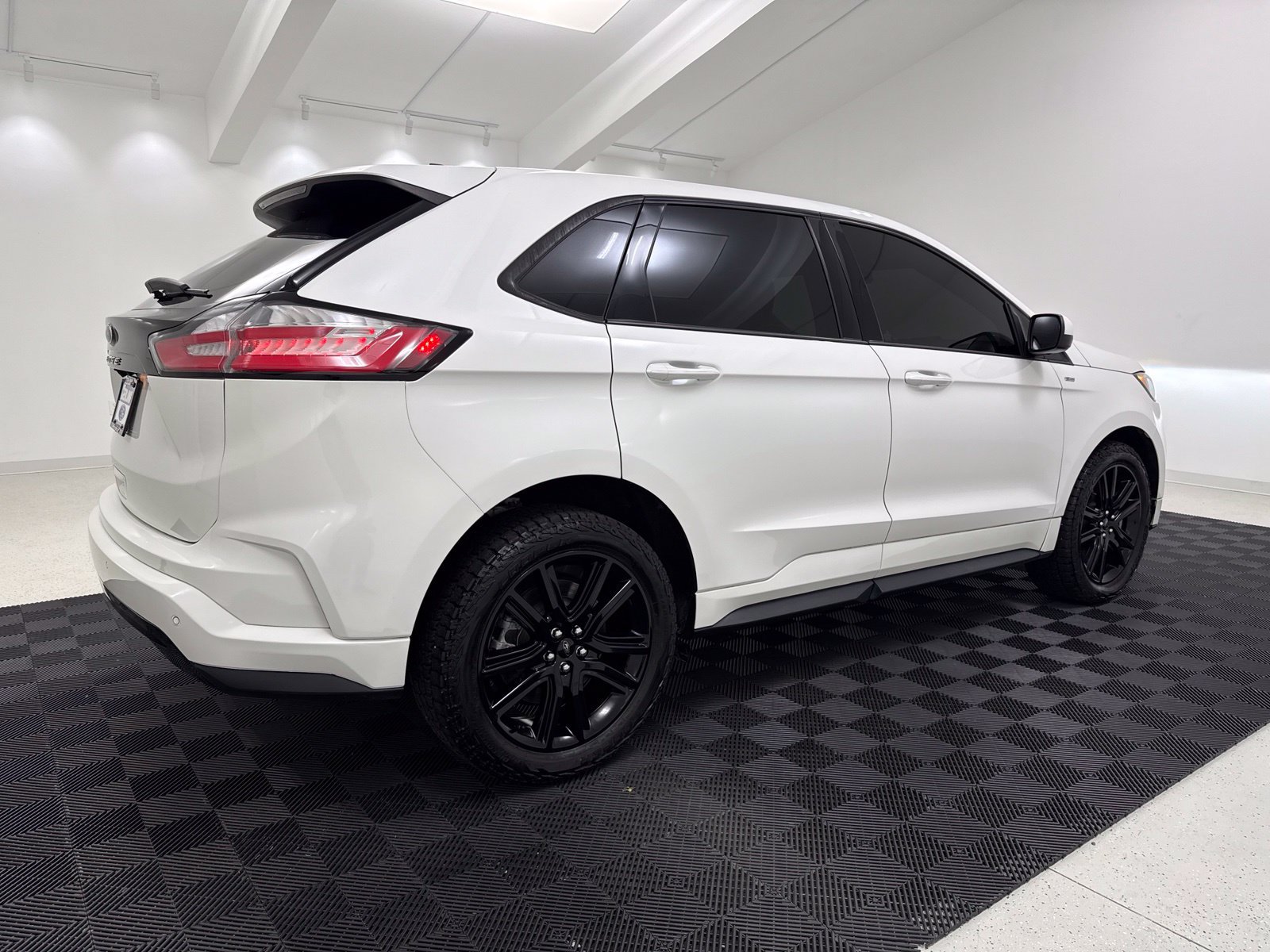 Used 2022 Ford Edge ST-Line AWD/4WD image 7