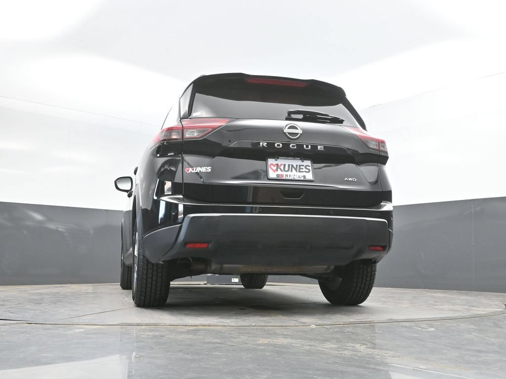 Used 2024 Nissan Rogue S AWD/4WD image 35
