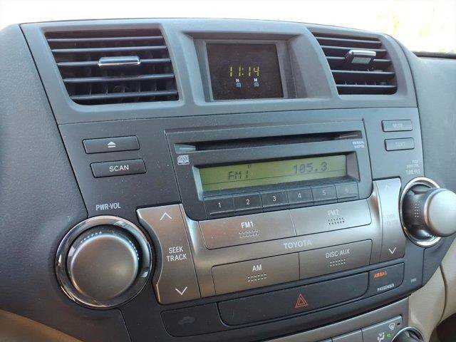 Used 2010 Toyota Highlander 4WD image 22
