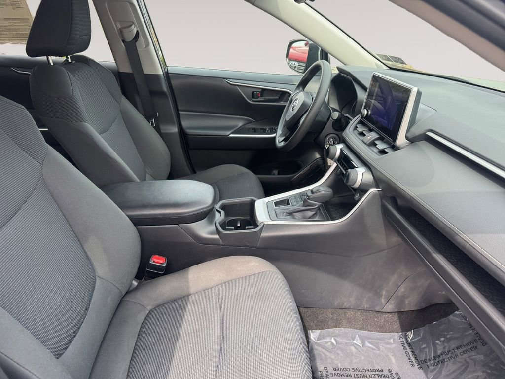Used 2024 Toyota RAV4 LE image 15