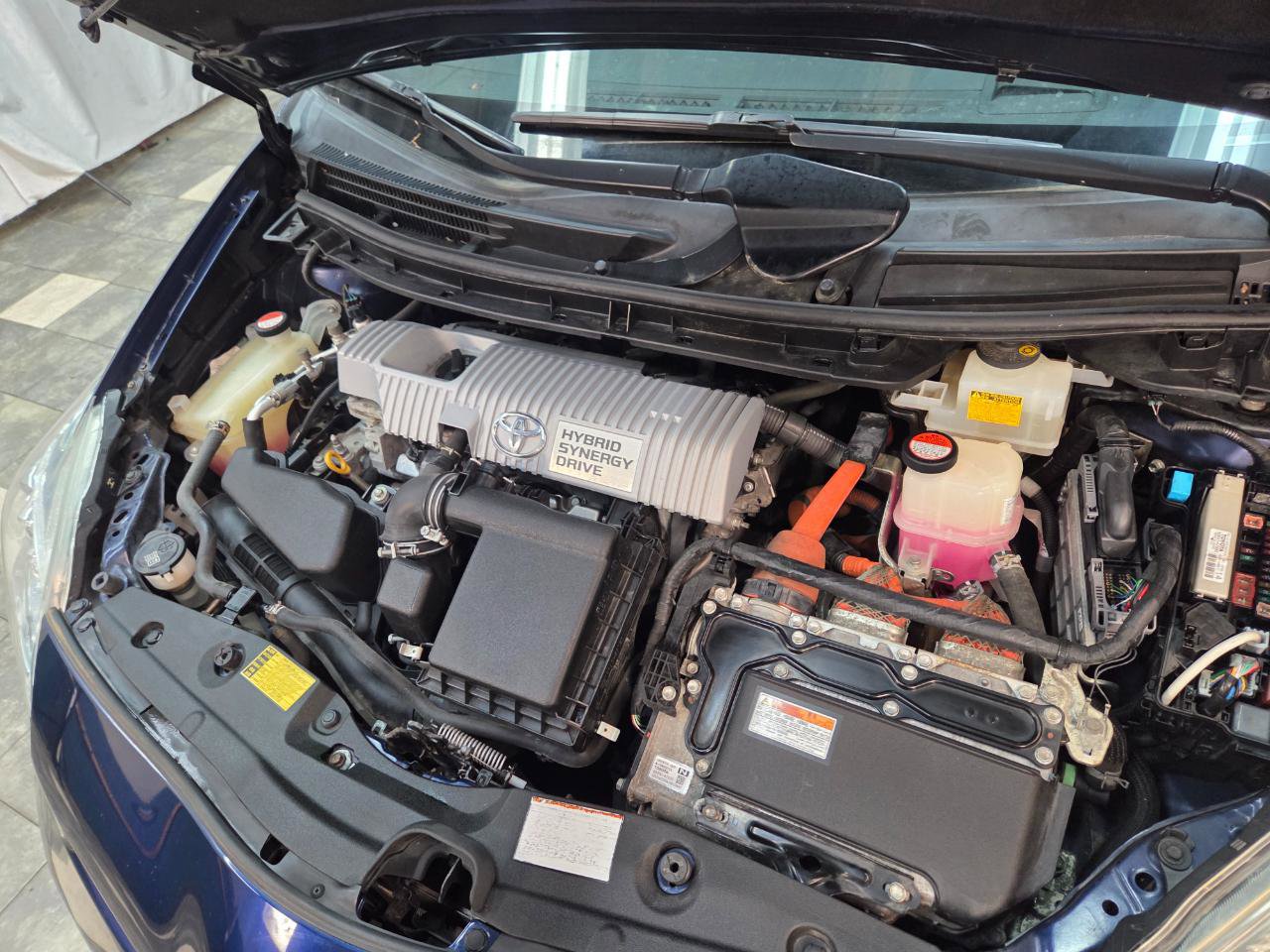 Used 2015 Toyota Prius Five w/ Advanced Technology Package FWD image 7