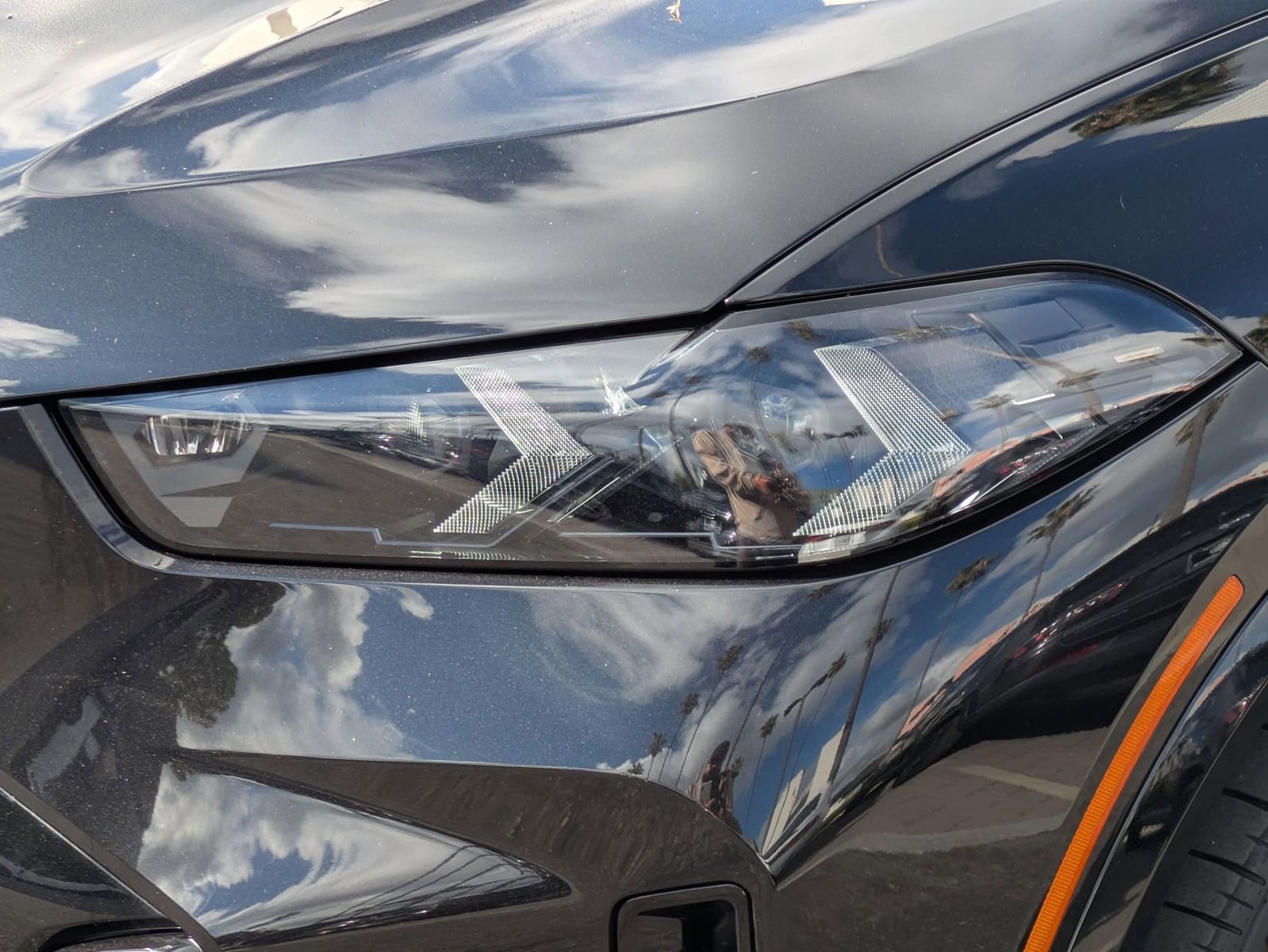 Used 2025 BMW X5 M60i w/ Executive Package image 9