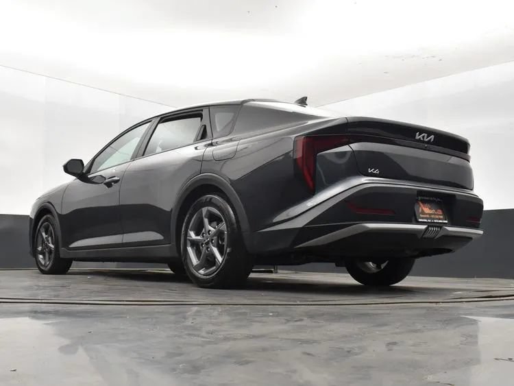 Used 2025 Kia K4 FWD image 12