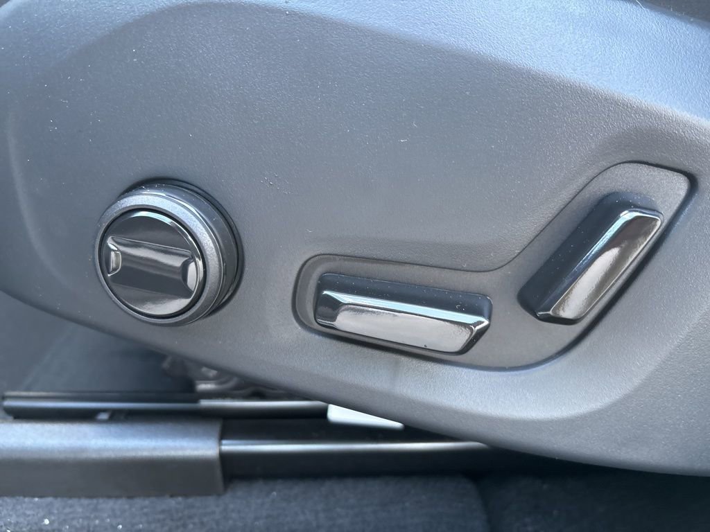 New 2026 Volvo XC60 B5 Plus w/ Protection Package Premier image 21
