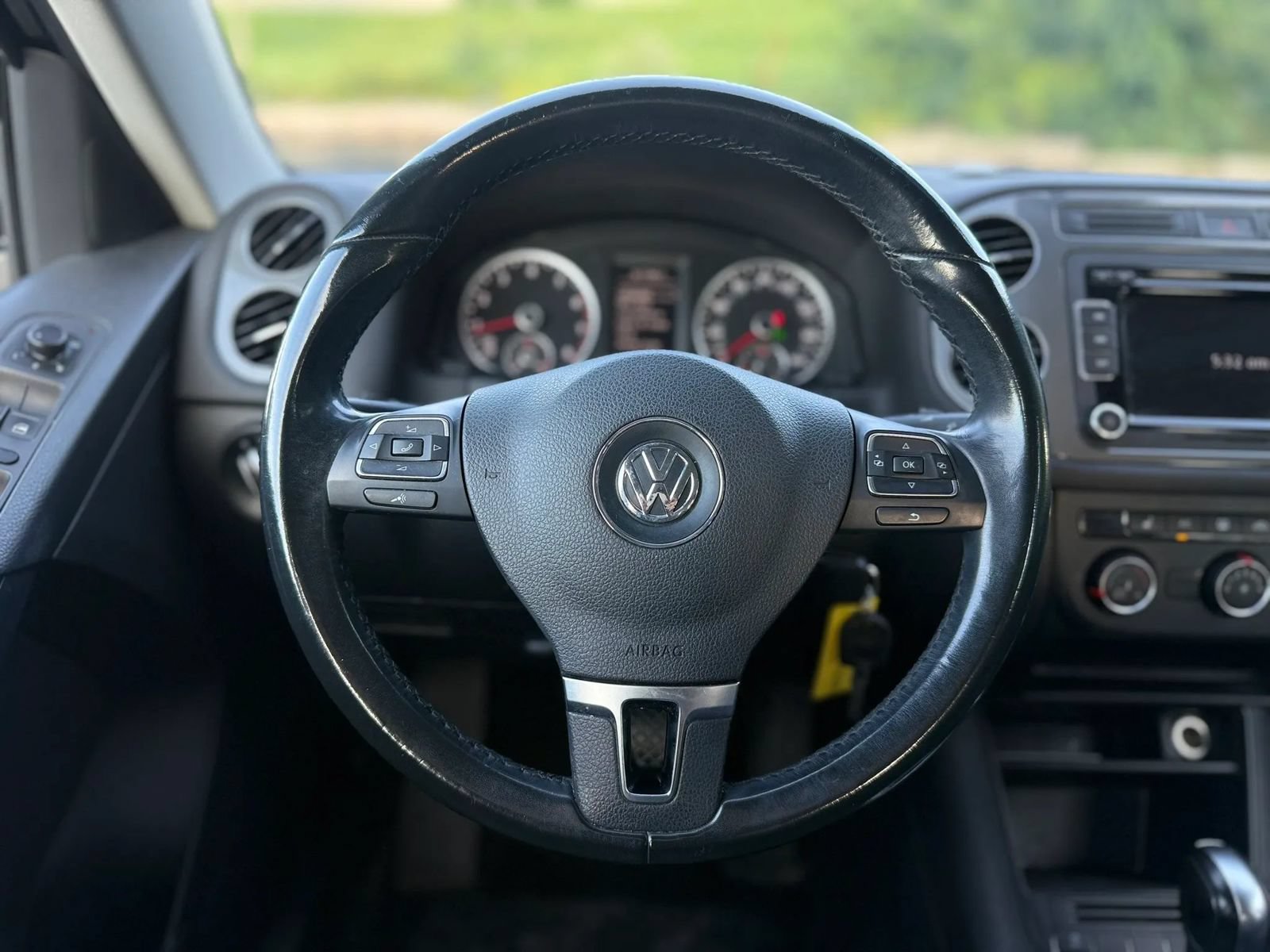 Used 2015 Volkswagen Tiguan SEL FWD image 21