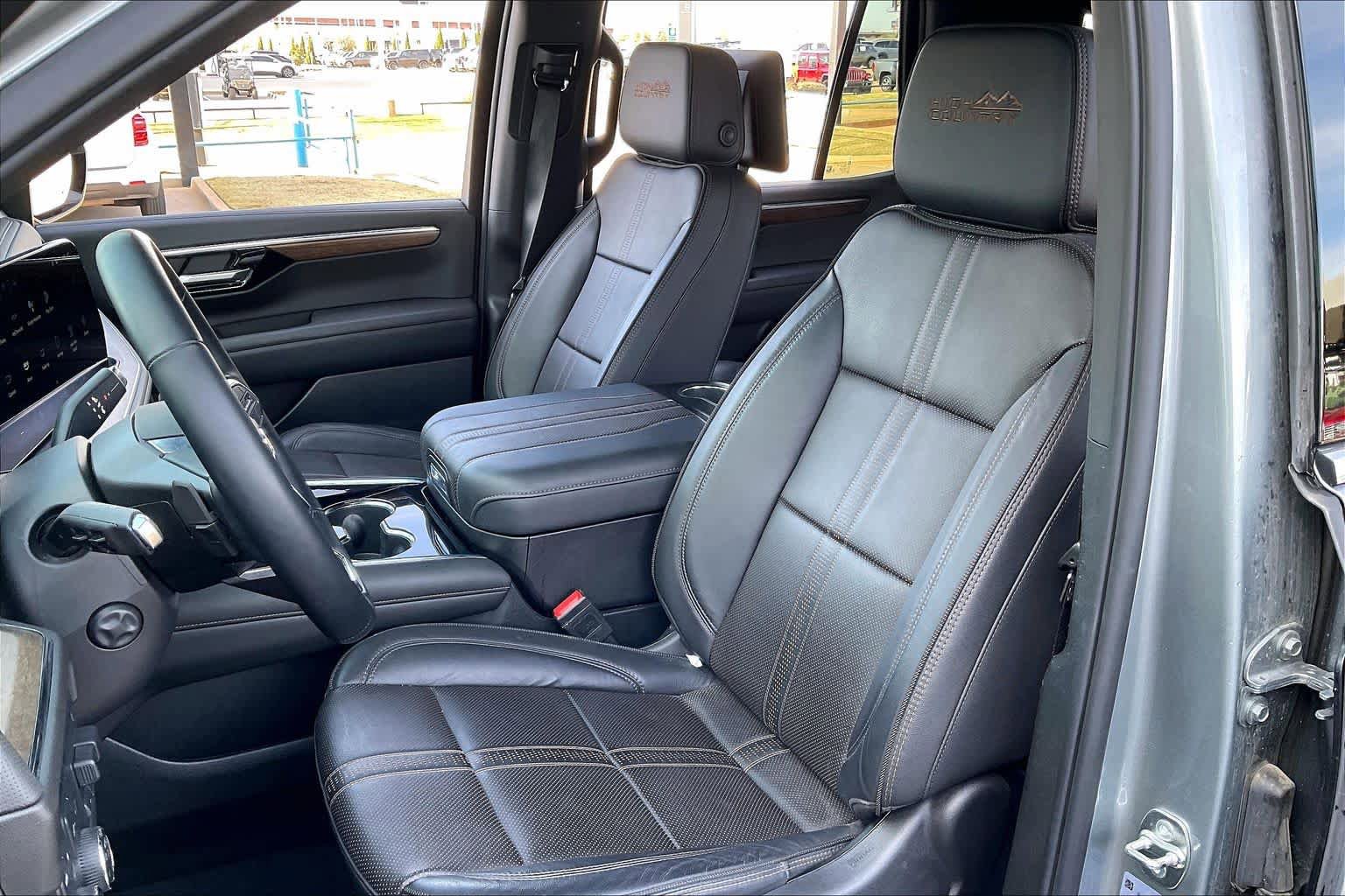Certified 2025 Chevrolet Tahoe High Country AWD/4WD image 8