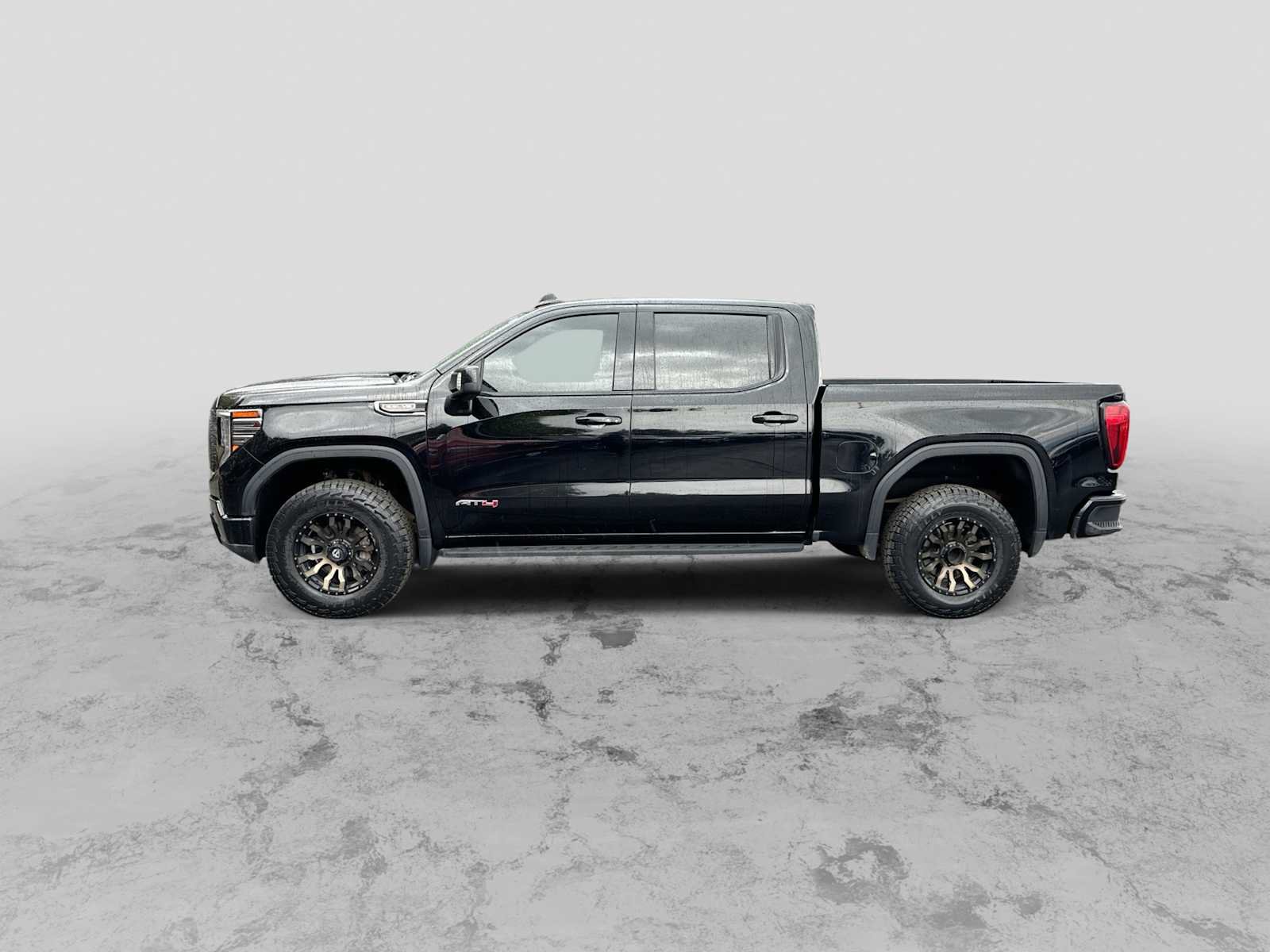 Used 2022 GMC Sierra 1500 AT4 w/ AT4 Premium Package AWD/4WD image 5