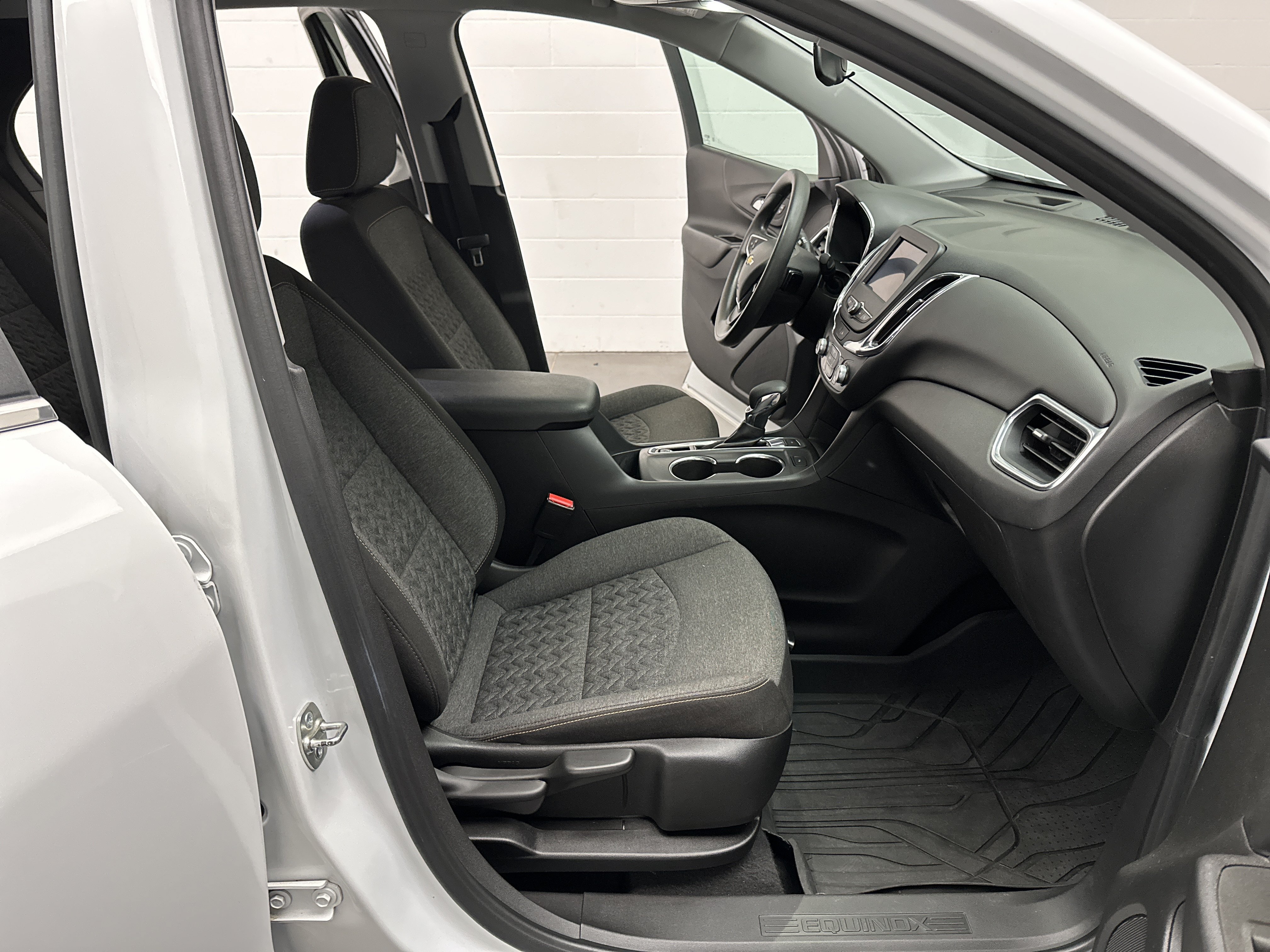 Used 2023 Chevrolet Equinox LT w/ LPO, Floor Liner Package AWD/4WD image 21