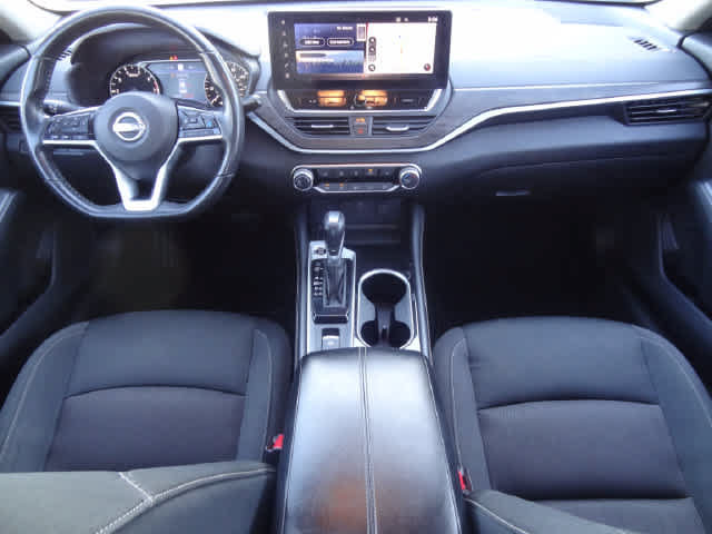Used 2024 Nissan Altima 2.5 SV w/ SV Premium Package FWD image 12