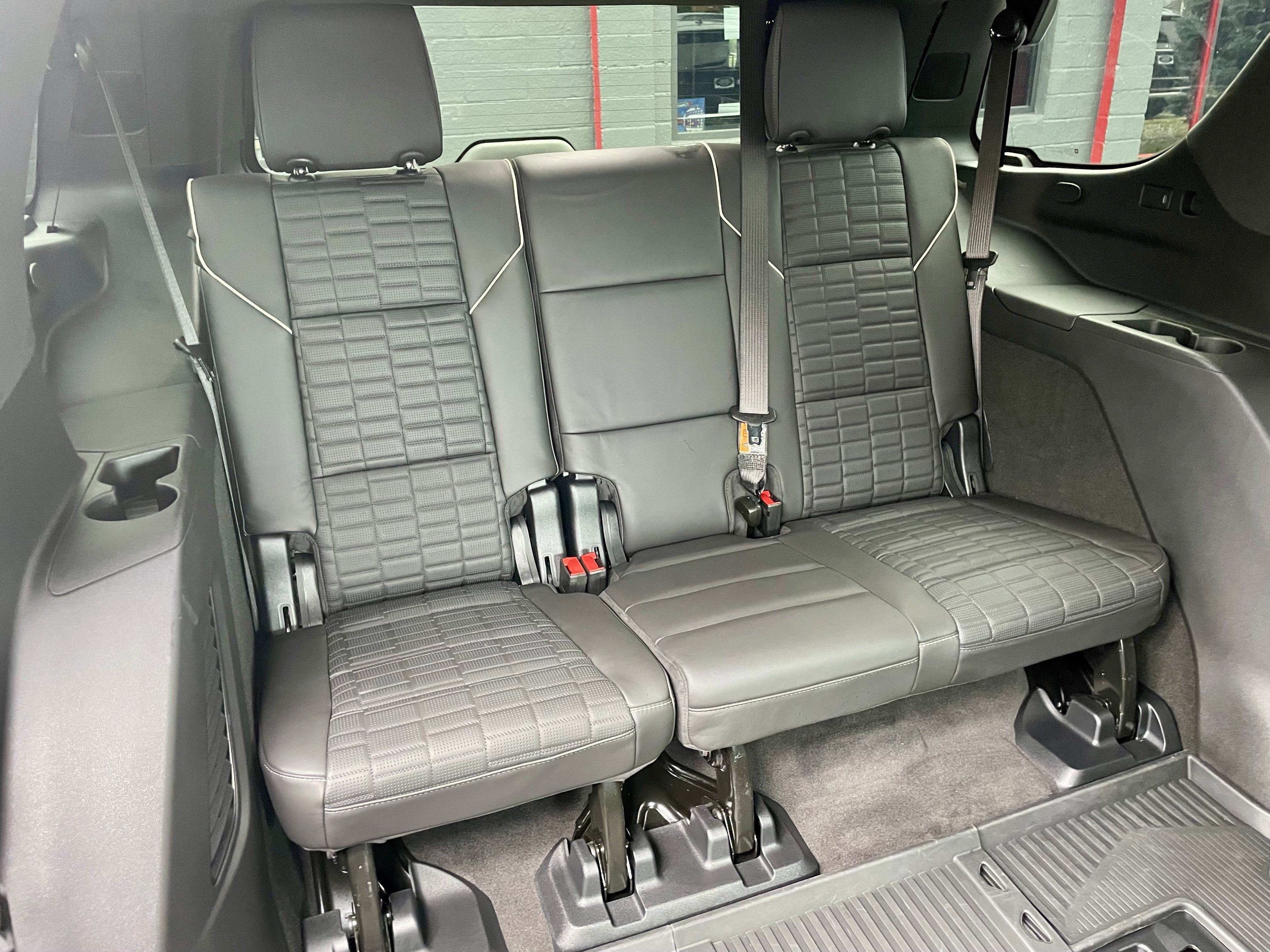 Used 2025 Cadillac Escalade Sport Platinum w/ LPO, ONYX Package AWD/4WD image 34