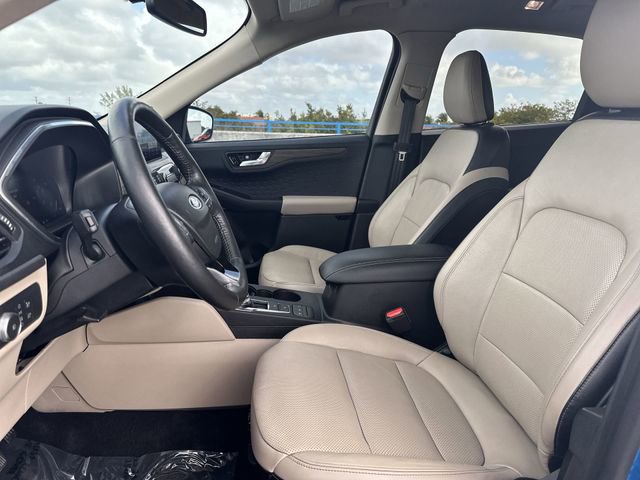 Used 2020 Ford Escape Titanium image 23