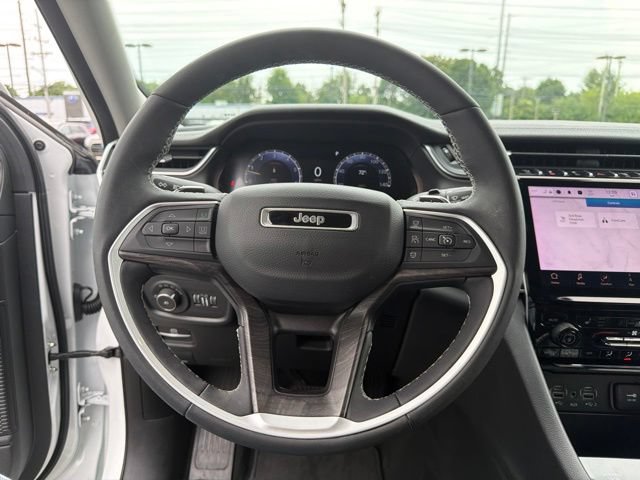 Used 2023 Jeep Grand Cherokee L Limited AWD/4WD image 25