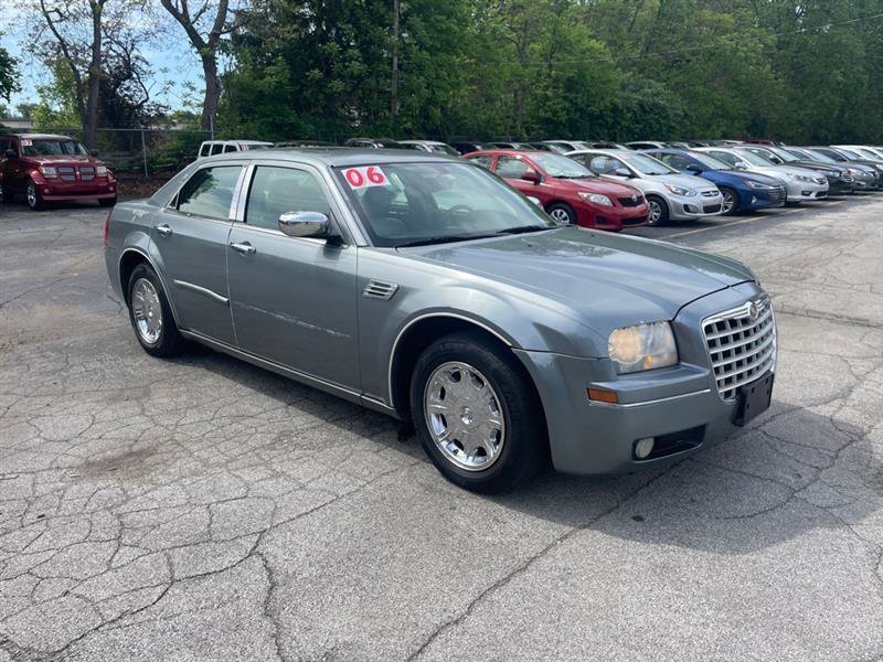 Used 2006 Chrysler 300 Touring RWD image 3