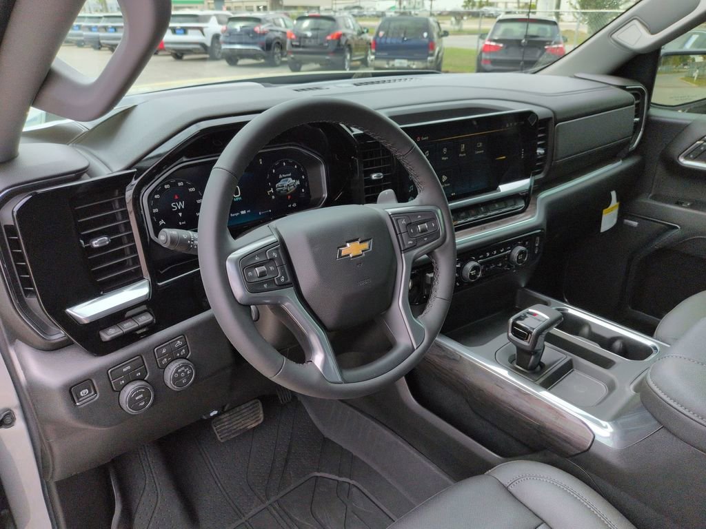 New 2026 Chevrolet Silverado 1500 LTZ w/ LTZ Premium Package AWD/4WD image 31