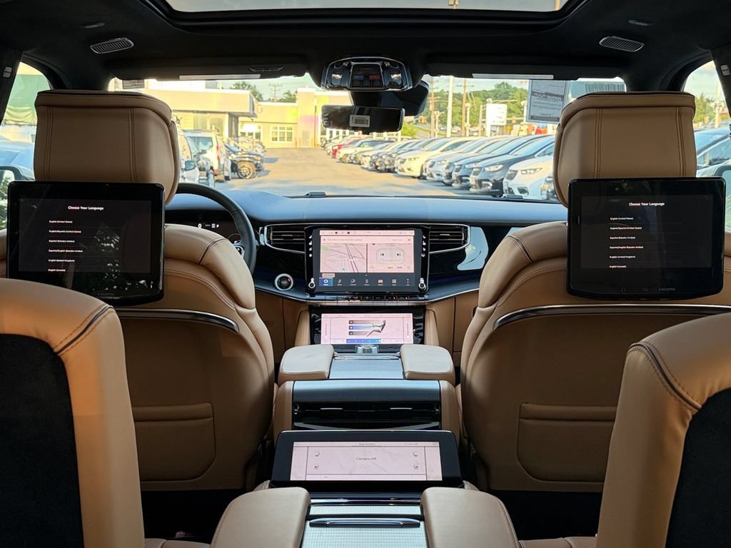 New 2026 Jeep Grand Wagoneer Summit AWD/4WD image 17