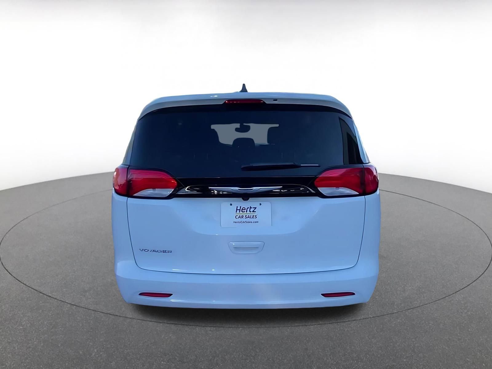 Used 2024 Chrysler Voyager LX image 12