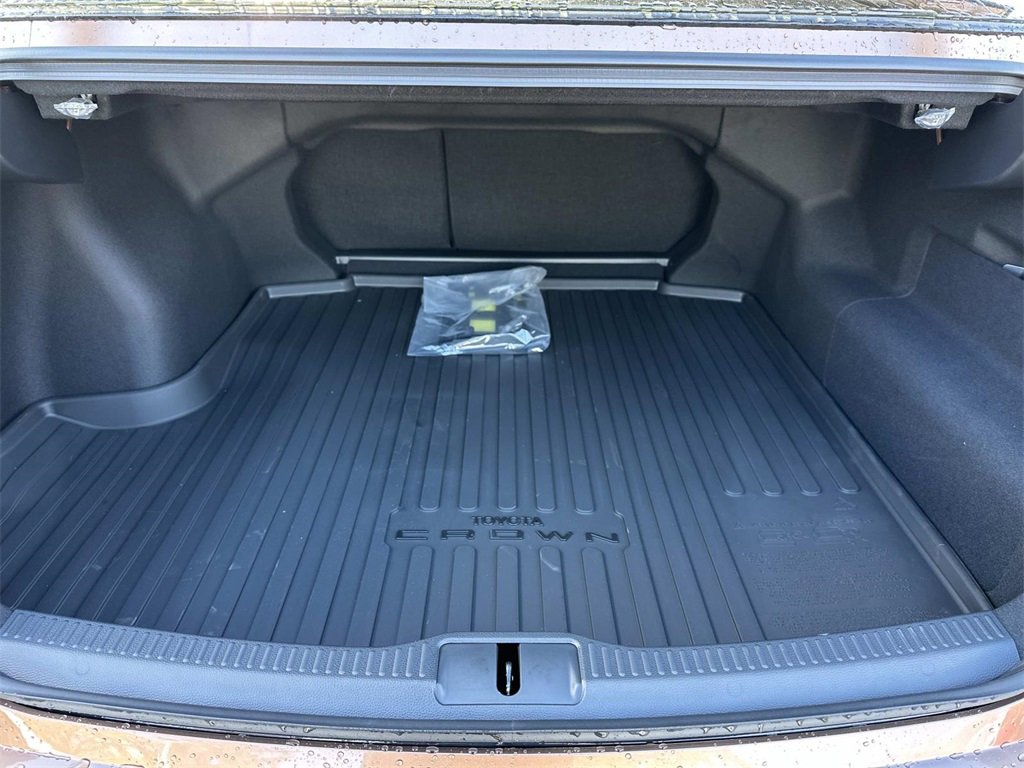 New 2026 Toyota Crown Platinum image 9