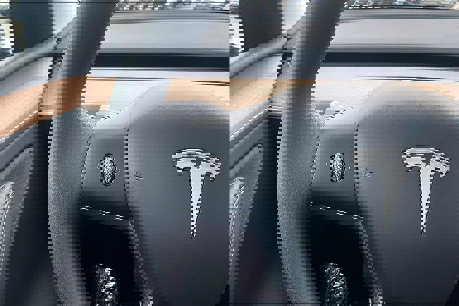 Used 2024 Tesla Model Y Long Range image 23