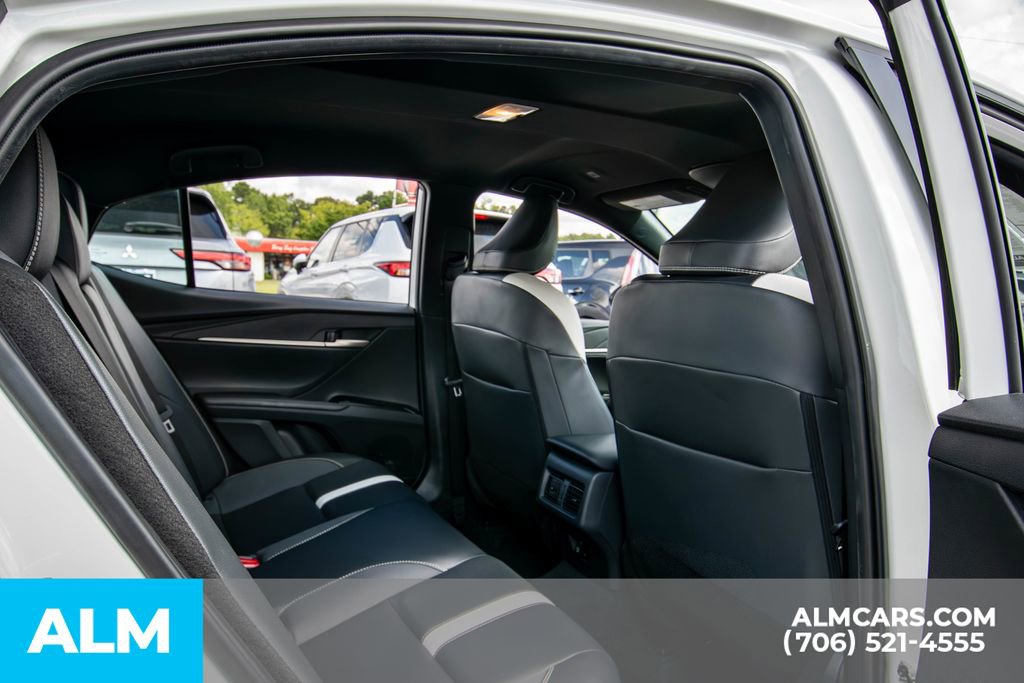 Used 2025 Toyota Camry SE image 16