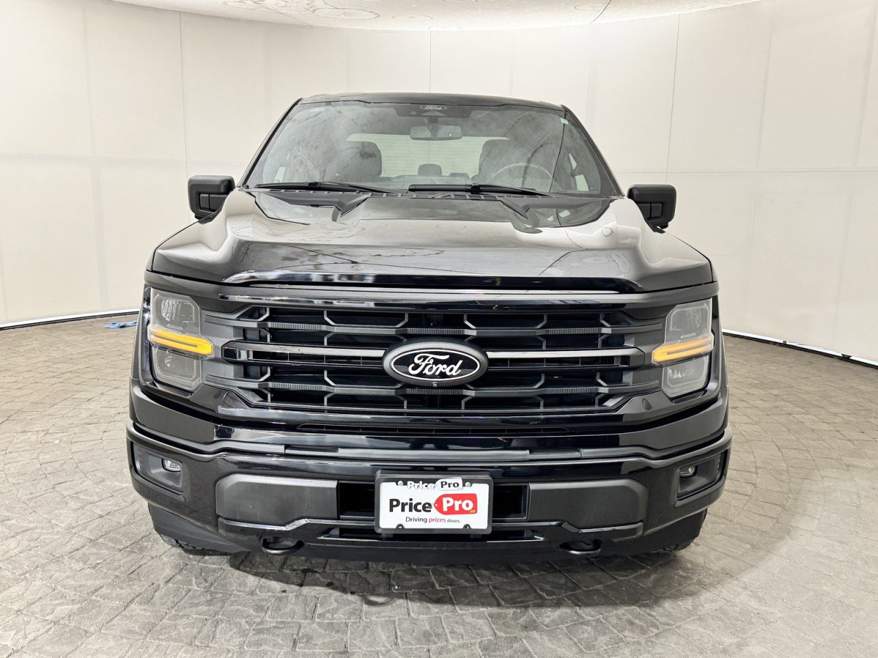 Used 2024 Ford F150 XLT w/ XLT Black Appearance Package image 2