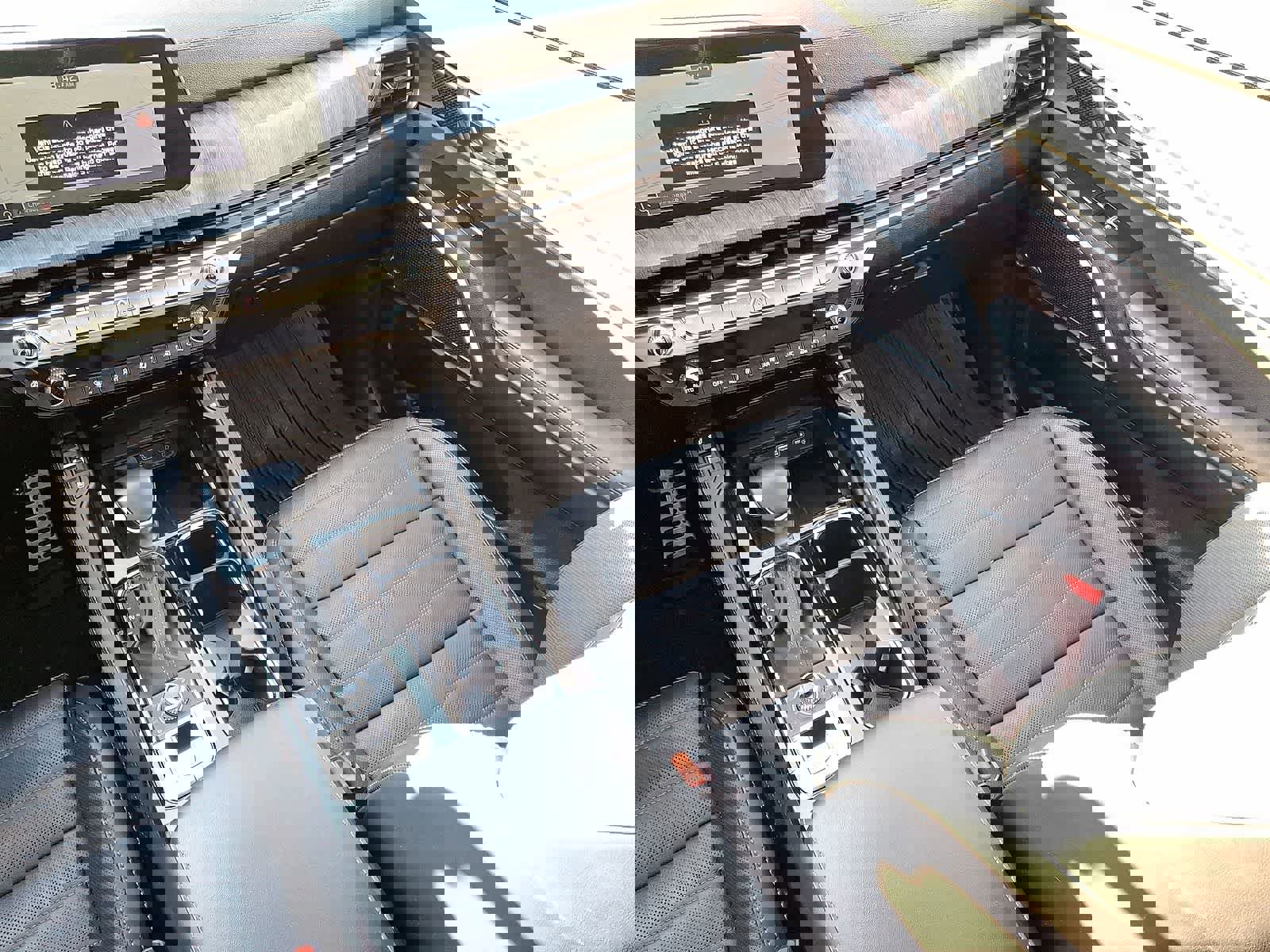 Used 2024 Kia Telluride SX Prestige w/ Towing Package image 12