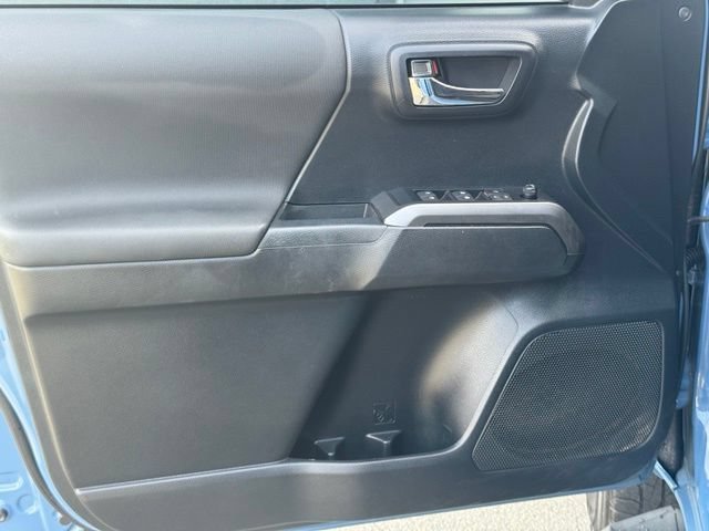Used 2019 Toyota Tacoma TRD Sport AWD/4WD image 21