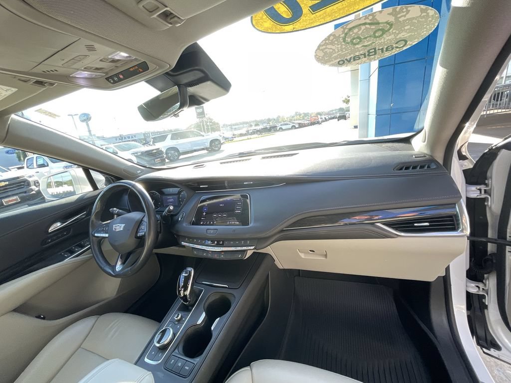 Used 2020 Cadillac XT4 Premium Luxury w/ Enhanced Visibility Package FWD image 29