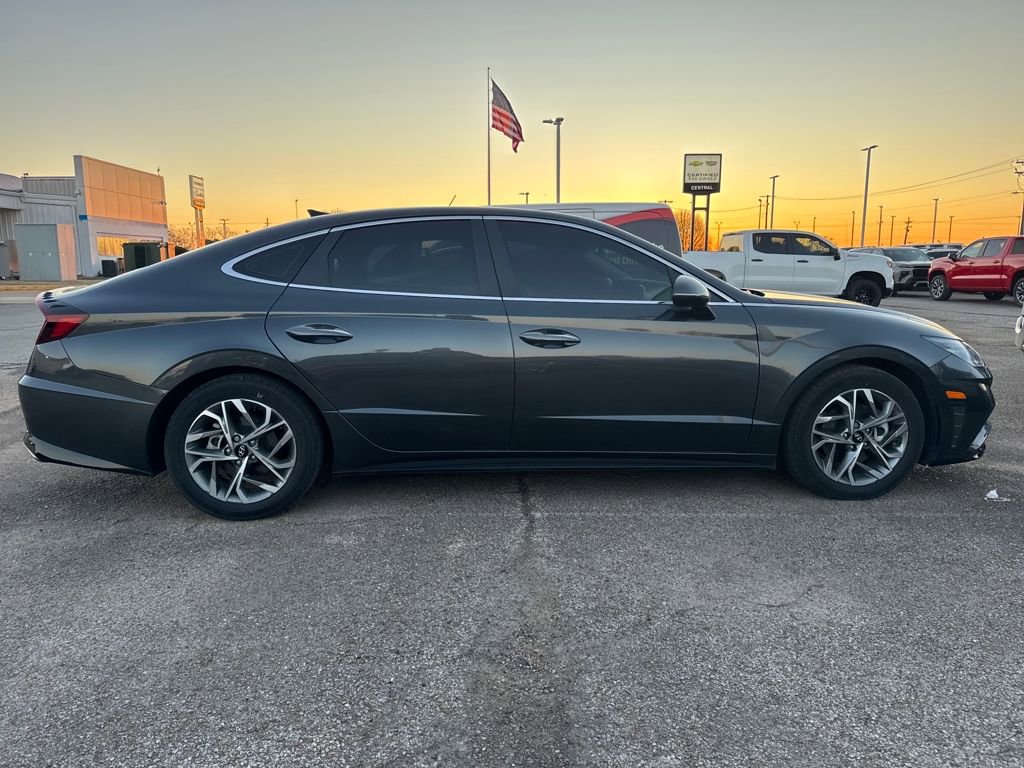 Used 2023 Hyundai Sonata SEL w/ Convenience Package image 3