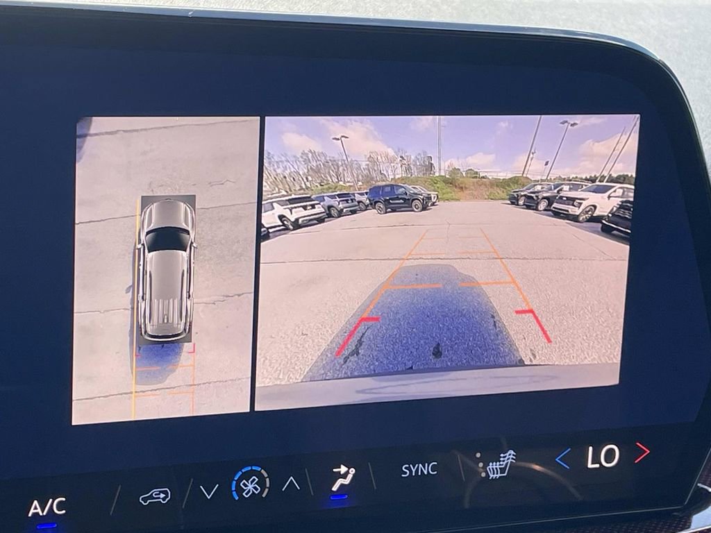 New 2026 Chevrolet Traverse Z71 w/ Driver Confidence Package image 20