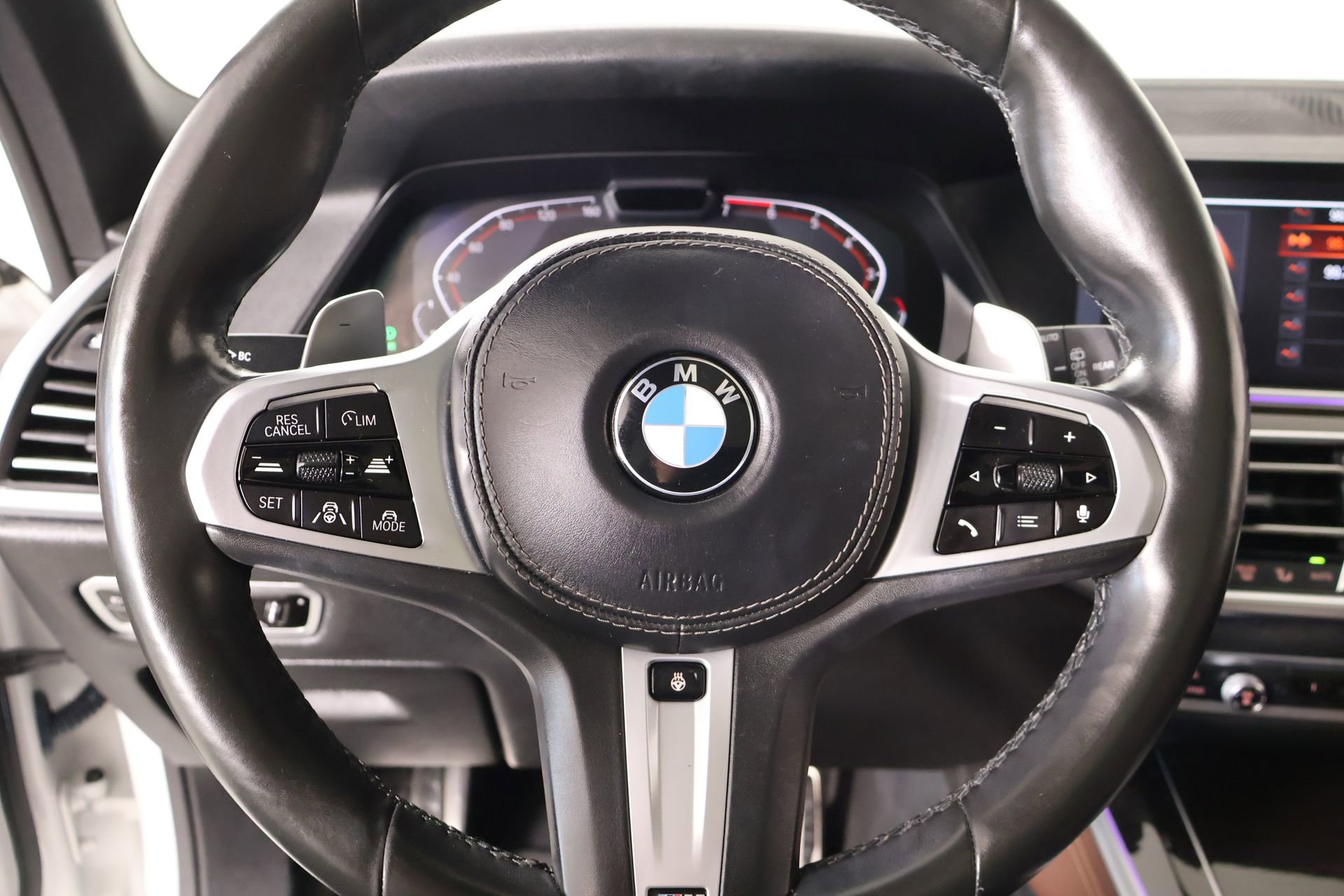 Used 2019 BMW X5 xDrive50i w/ M Sport Package image 3