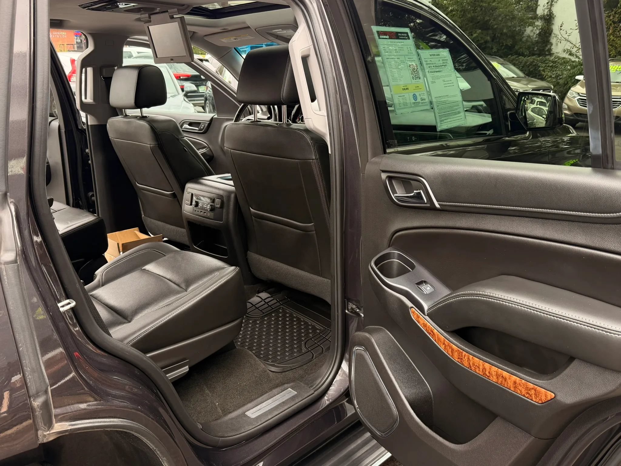 Used 2018 Chevrolet Tahoe Premier AWD/4WD image 19