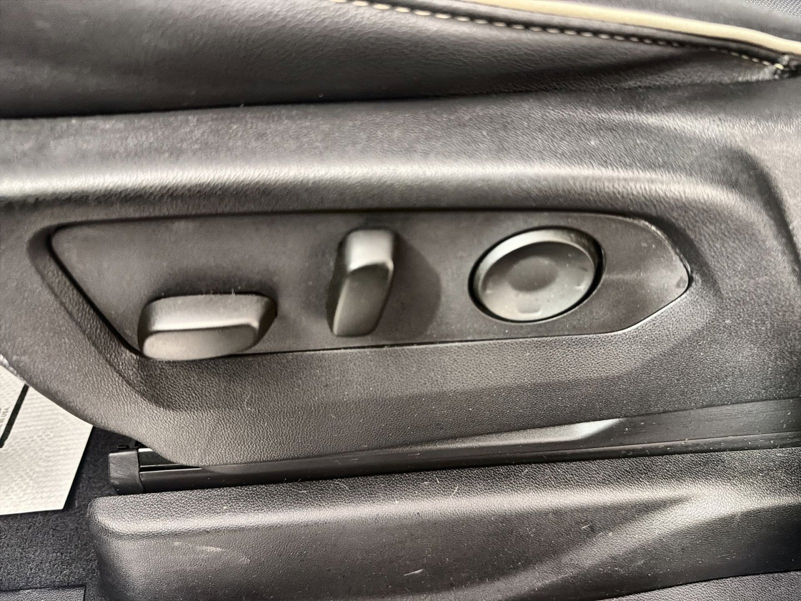 Used 2023 Chevrolet Tahoe Premier image 14