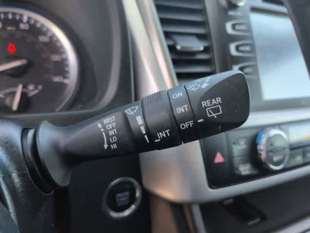 Used 2019 Toyota Highlander XLE image 26